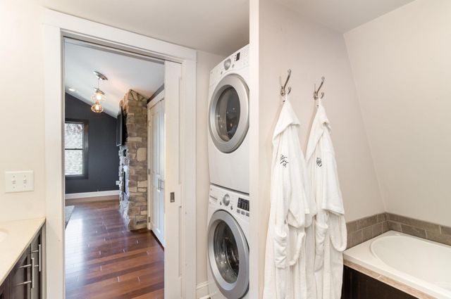 1004 College Avenue, Red Wing, MN 55066