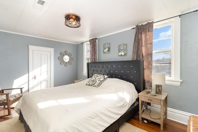 1004 College Avenue, Red Wing, MN 55066