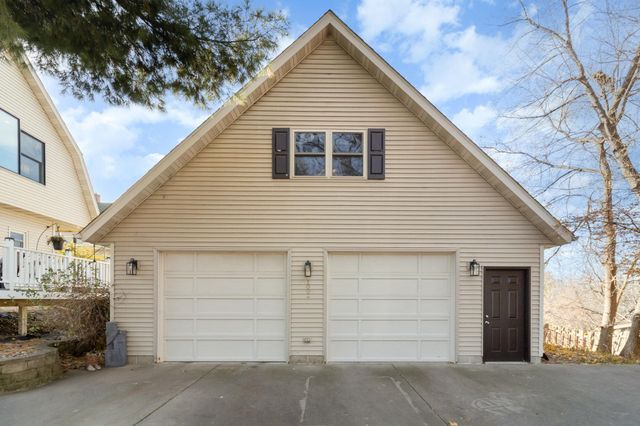 1004 College Avenue, Red Wing, MN 55066