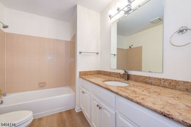 173 Castle Ridge Drive, East Hanover Twp., NJ 07936