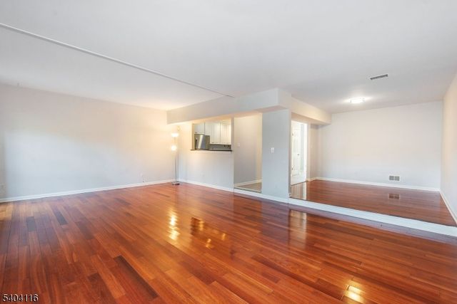 173 Castle Ridge Drive, East Hanover Twp., NJ 07936