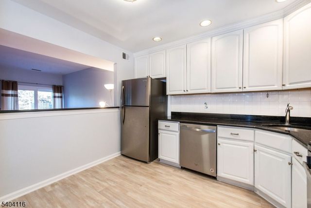 173 Castle Ridge Drive, East Hanover Twp., NJ 07936