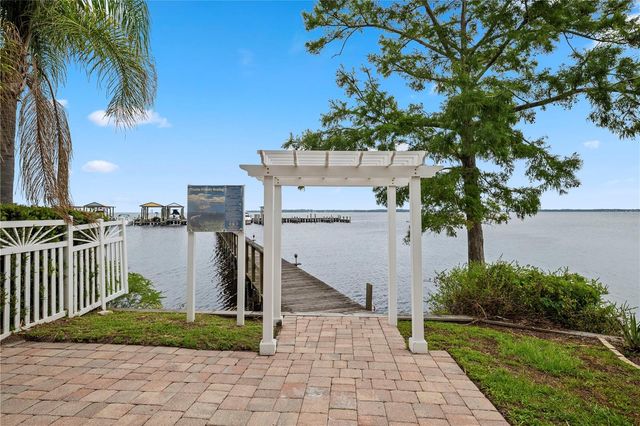 101 YACHT CLUB POINT, Green Cove Springs, FL 32043