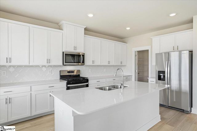 224 Abraham Way, Boiling Springs, SC 29316