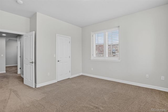 6568 S Blackhawk Way, Aurora, CO 80016