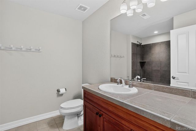 6568 S Blackhawk Way, Aurora, CO 80016