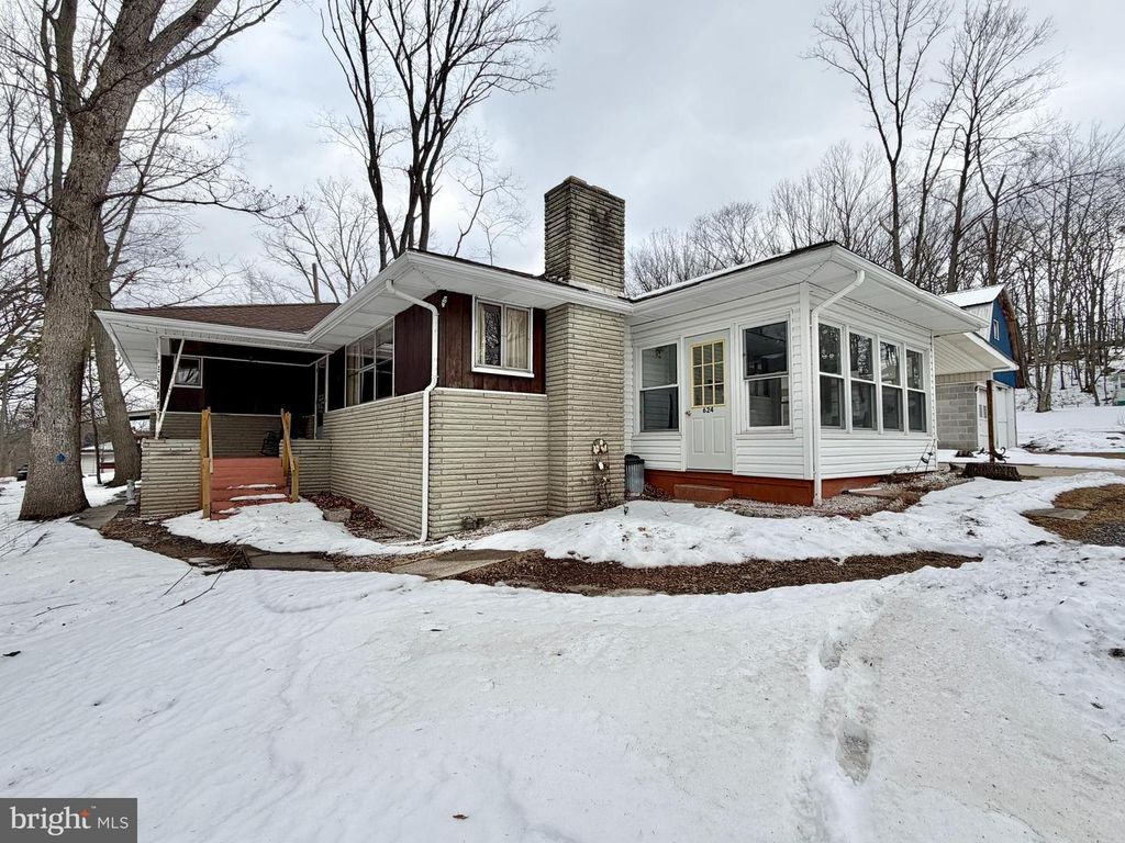 624 RAYSTOWN ROAD, Everett, PA 15537