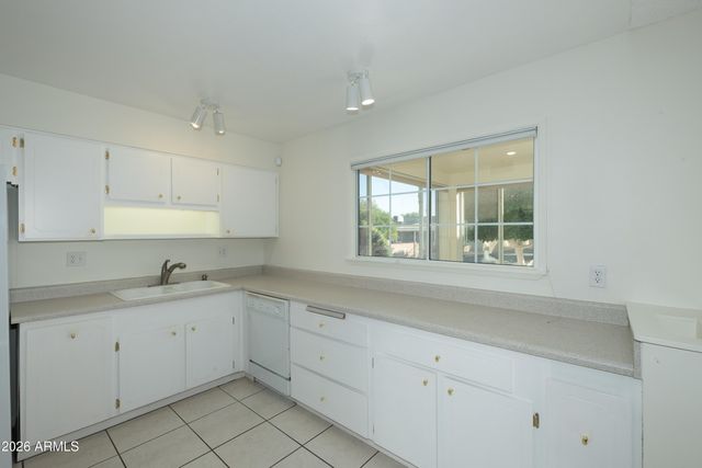 9631 W SPANISH MOSS Lane W, Sun City, AZ 85373