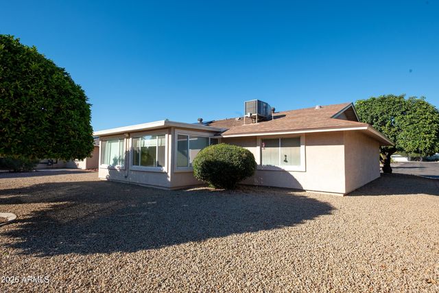 9631 W SPANISH MOSS Lane W, Sun City, AZ 85373