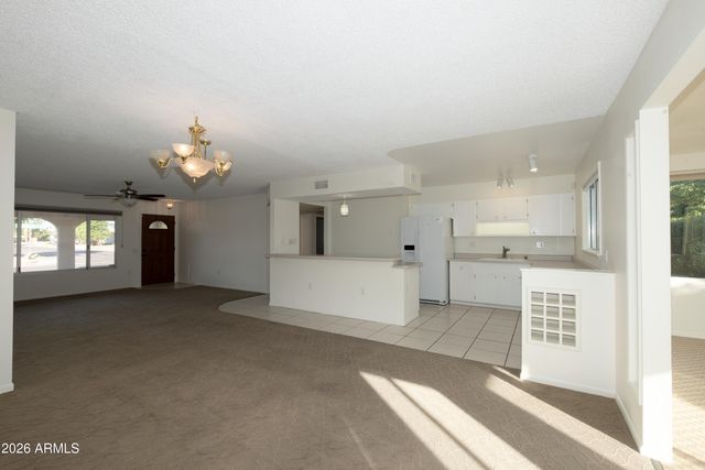 9631 W SPANISH MOSS Lane W, Sun City, AZ 85373