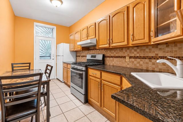 68-14 60th Street, Ridgewood, NY 11385