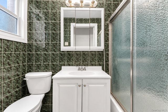 68-14 60th Street, Ridgewood, NY 11385
