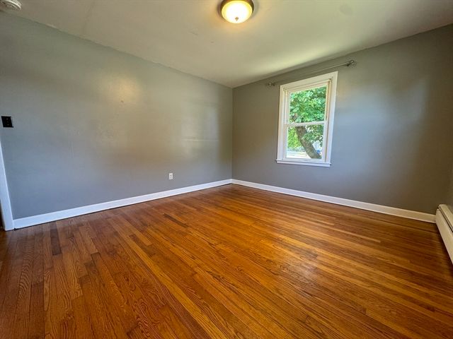 7 Gardner Ave, Attleboro, MA 02703