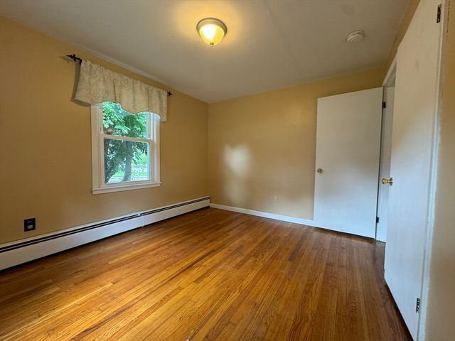 7 Gardner Ave, Attleboro, MA 02703