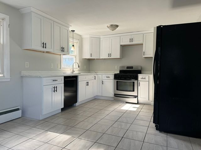 7 Gardner Ave, Attleboro, MA 02703