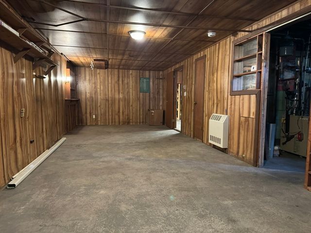 7 Gardner Ave, Attleboro, MA 02703