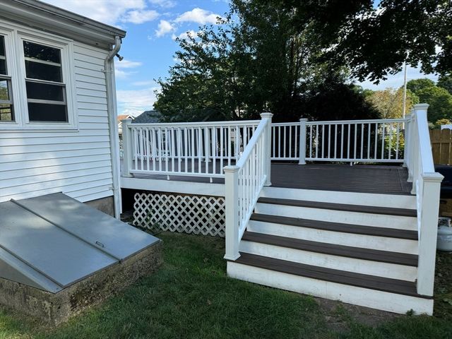 7 Gardner Ave, Attleboro, MA 02703