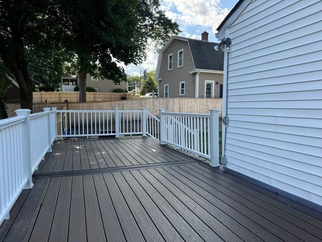 7 Gardner Ave, Attleboro, MA 02703