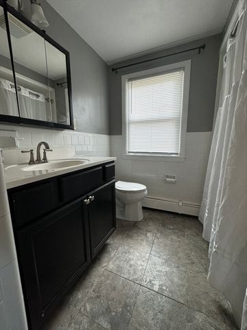 7 Gardner Ave, Attleboro, MA 02703