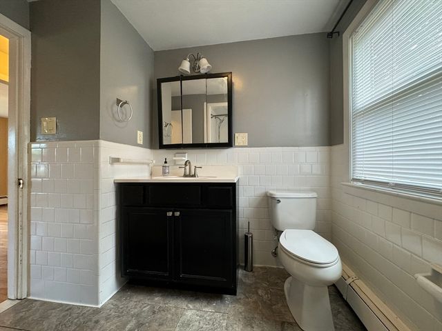 7 Gardner Ave, Attleboro, MA 02703