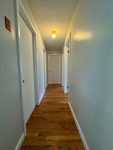 7 Gardner Ave, Attleboro, MA 02703