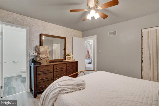 2431 ONYX RD, York, PA 17408