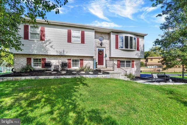 2431 ONYX RD, York, PA 17408