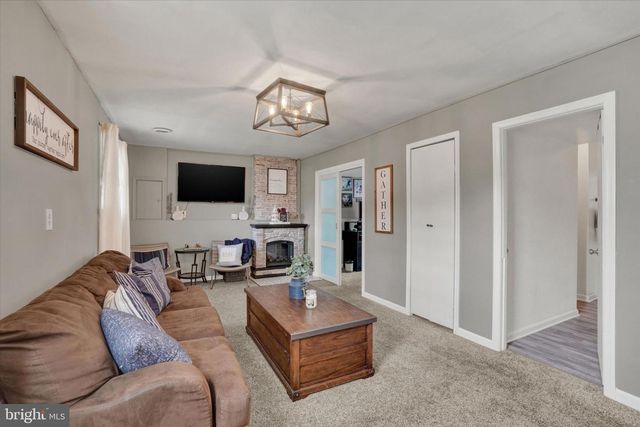 2431 ONYX RD, York, PA 17408