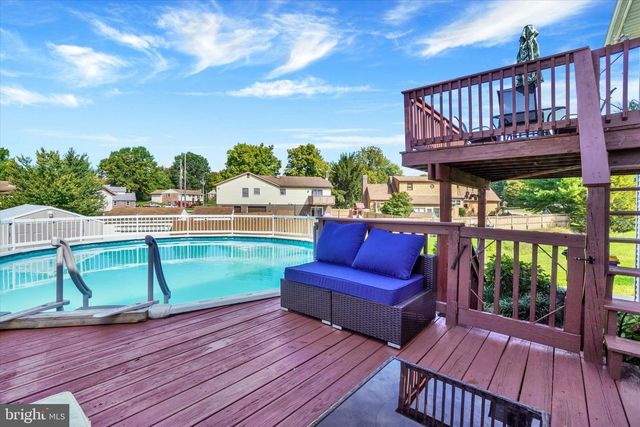 2431 ONYX RD, York, PA 17408