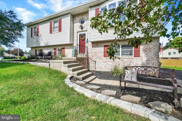 2431 ONYX RD, York, PA 17408