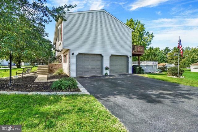 2431 ONYX RD, York, PA 17408