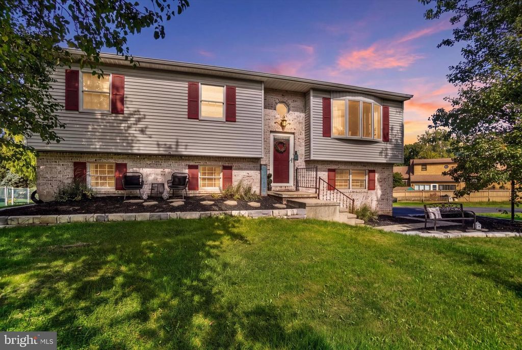 2431 ONYX RD, York, PA 17408