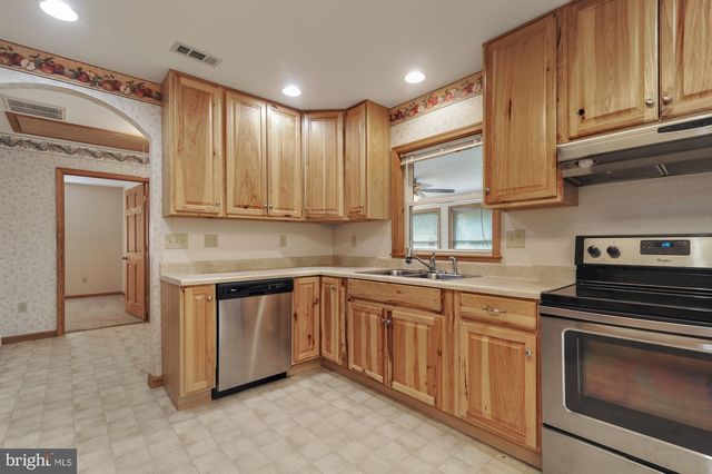 2272 FORREST AVE, Dover, DE 19904