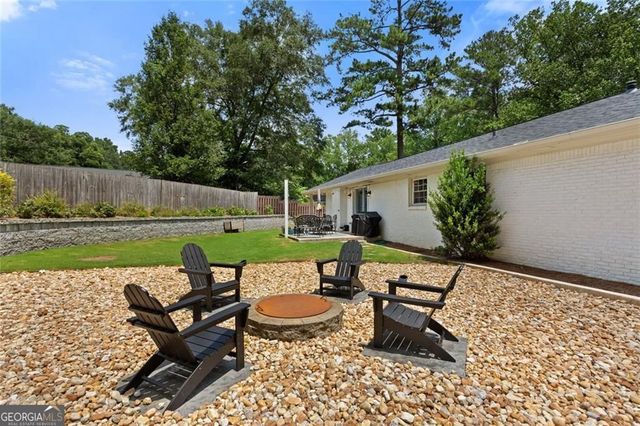 3662 Twin Oaks Drive SE, Smyrna, GA 30080