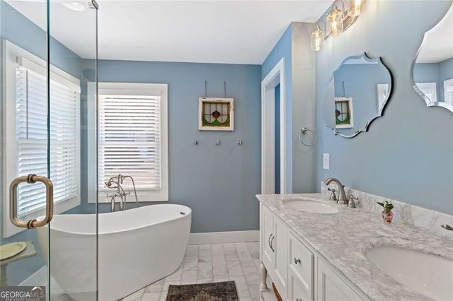 3662 Twin Oaks Drive SE, Smyrna, GA 30080