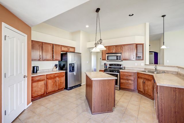 861 Loma Pinon Loop NE, Rio Rancho, NM 87144