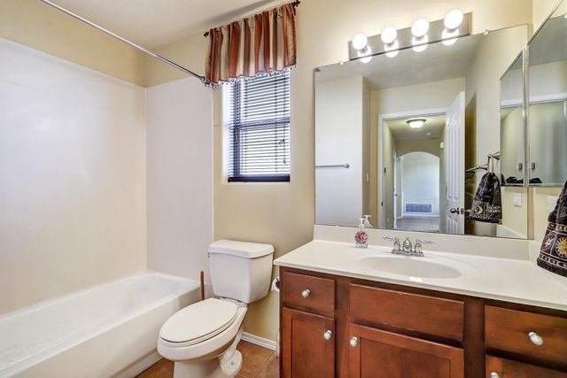 861 Loma Pinon Loop NE, Rio Rancho, NM 87144