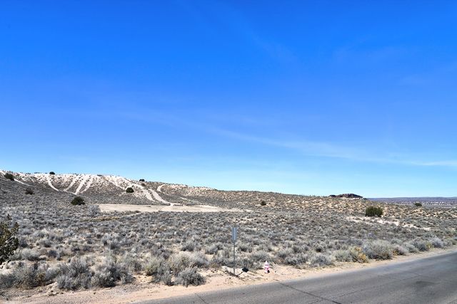 861 Loma Pinon Loop NE, Rio Rancho, NM 87144