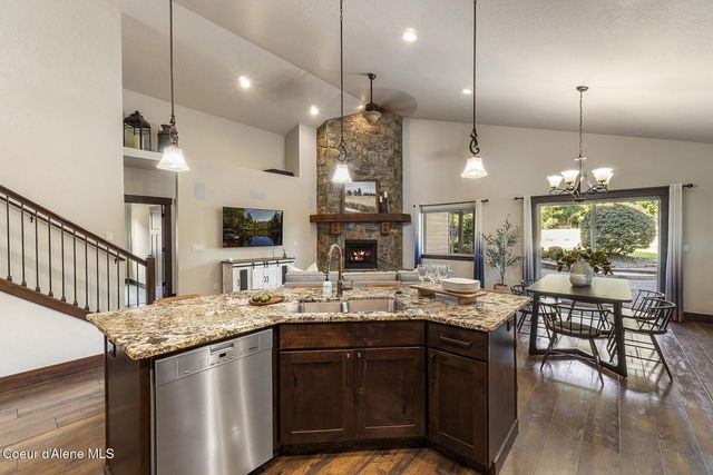 13288 N Glistening Ct, Rathdrum, ID 83858
