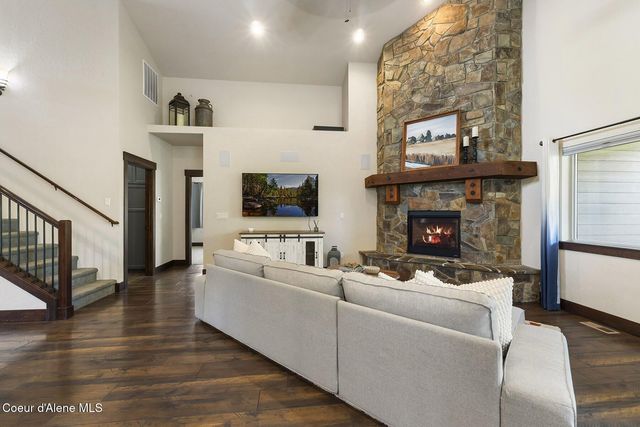 13288 N Glistening Ct, Rathdrum, ID 83858