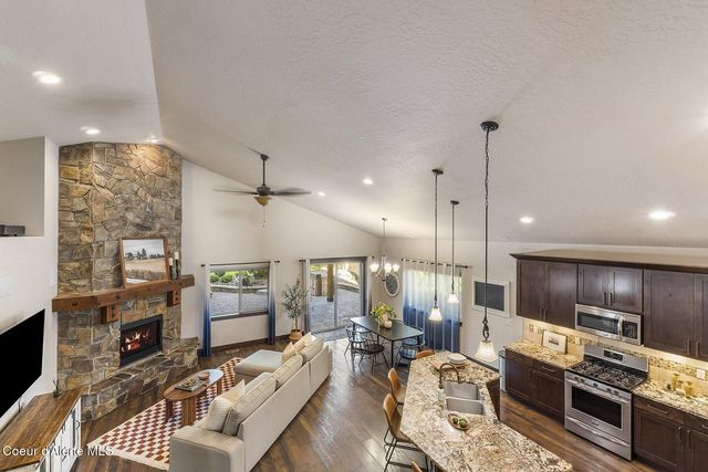 13288 N Glistening Ct, Rathdrum, ID 83858