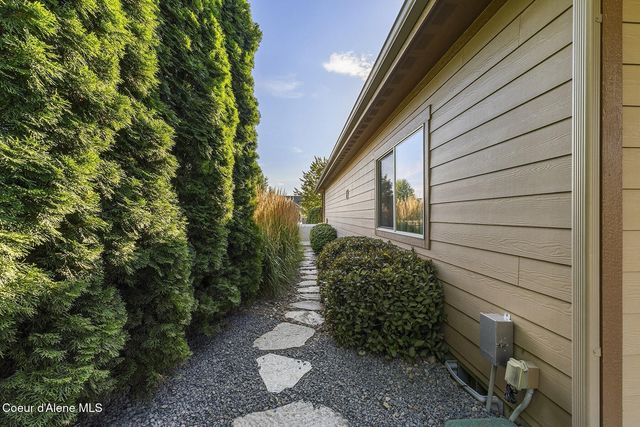 13288 N Glistening Ct, Rathdrum, ID 83858
