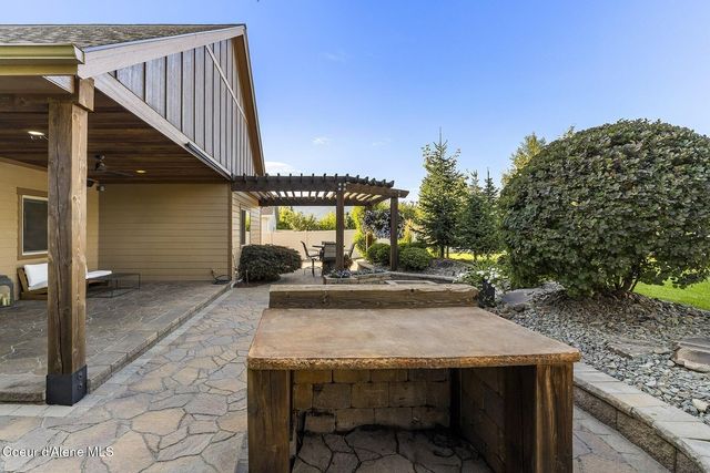 13288 N Glistening Ct, Rathdrum, ID 83858