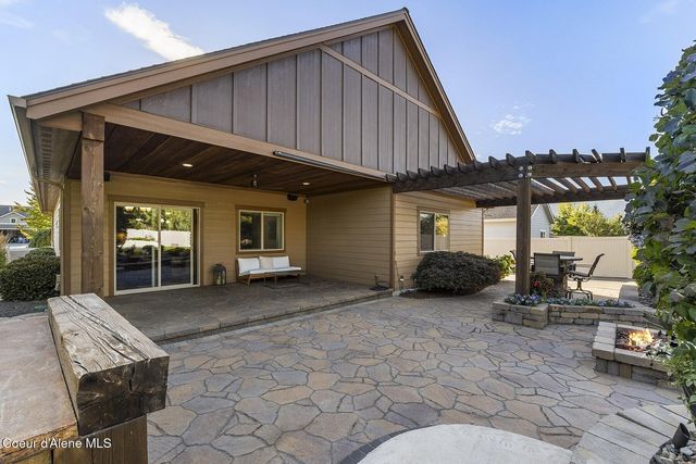 13288 N Glistening Ct, Rathdrum, ID 83858