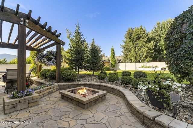 13288 N Glistening Ct, Rathdrum, ID 83858
