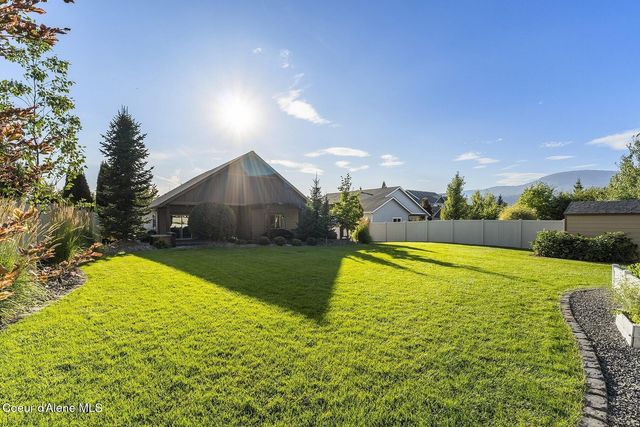13288 N Glistening Ct, Rathdrum, ID 83858