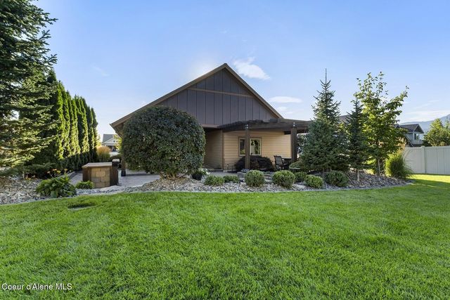 13288 N Glistening Ct, Rathdrum, ID 83858