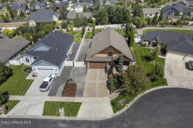 13288 N Glistening Ct, Rathdrum, ID 83858