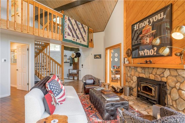 238 Shasta Drive, Lake Arrowhead, CA 92352