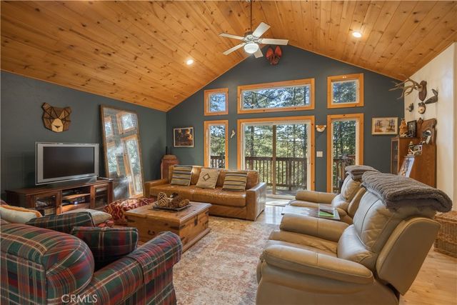 238 Shasta Drive, Lake Arrowhead, CA 92352